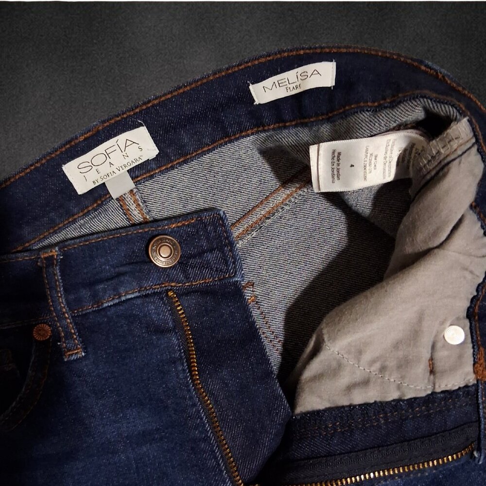 SOFIA by Sofia Vergara | Melissa | High‑Rise Flare Jeans | Size 4 - Picture 5 of 6